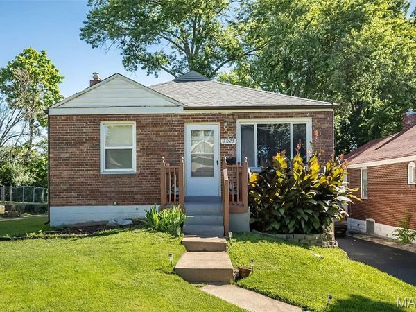 7025 Lena Avenue , St Louis, MO 63136