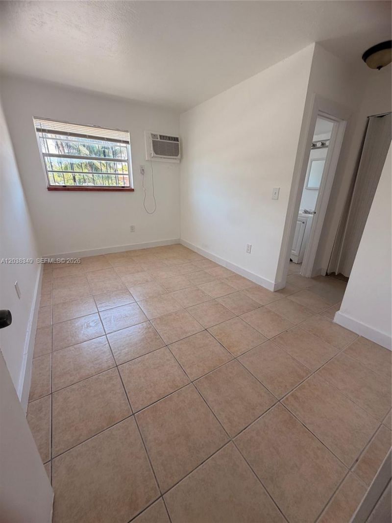 8450 NE Miami Ct , Unit 4, Miami, FL 33138 Photo