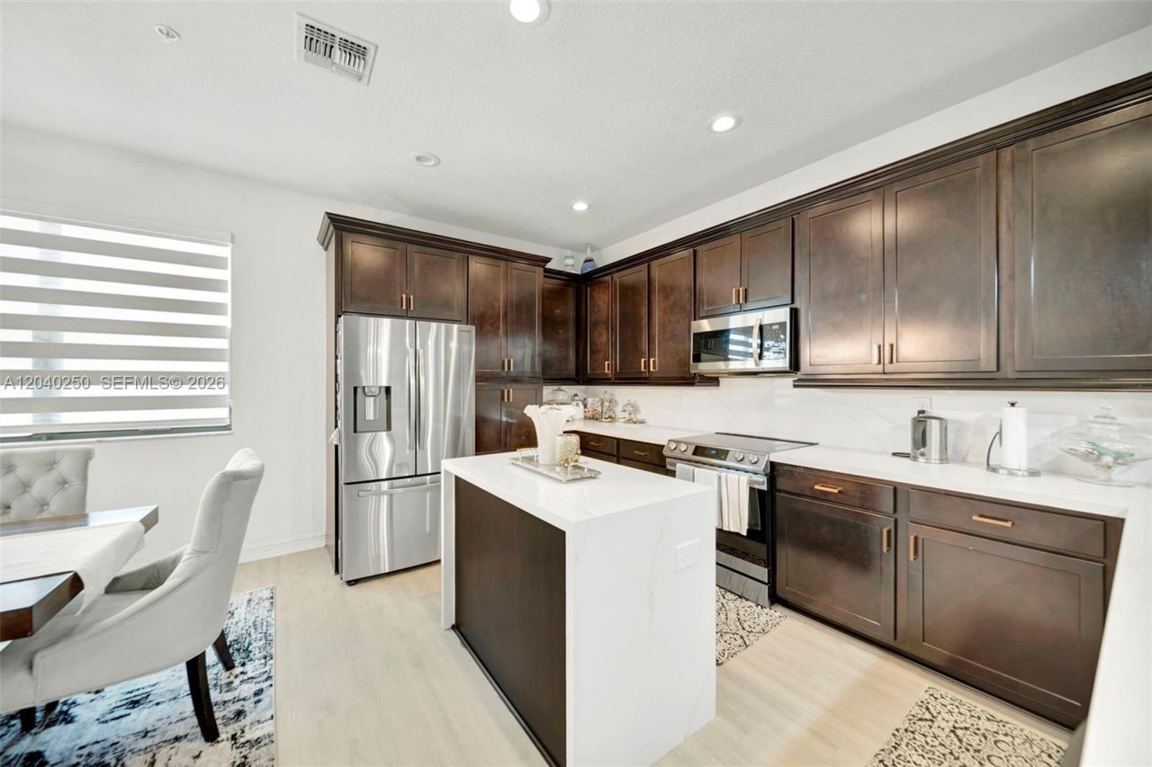 11355 SW 14th St , Pembroke Pines, FL 33025 Photo