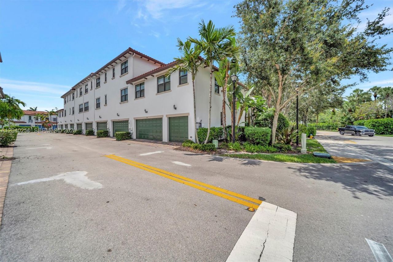 11355 SW 14th St , Pembroke Pines, FL 33025 Photo