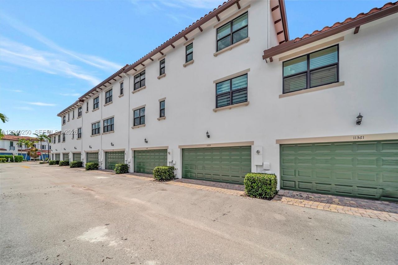 11355 SW 14th St , Pembroke Pines, FL 33025 Photo