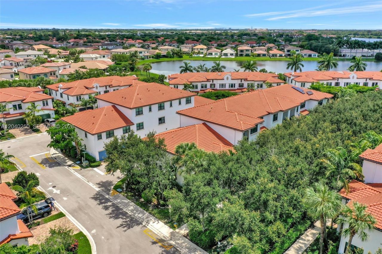 11355 SW 14th St , Pembroke Pines, FL 33025 Photo