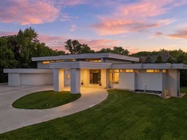 24696 Franklin Park Drive, Franklin Vlg, MI 48025