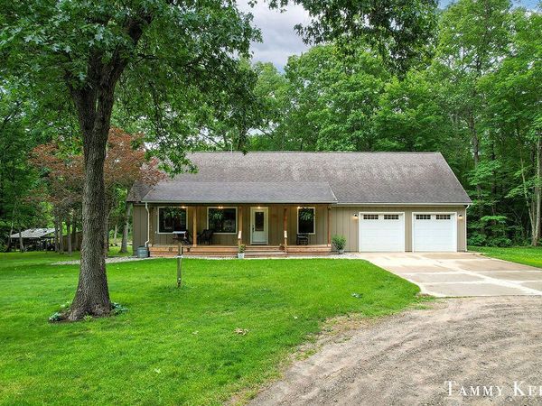 2535 52nd Street, Fennville, MI 49408