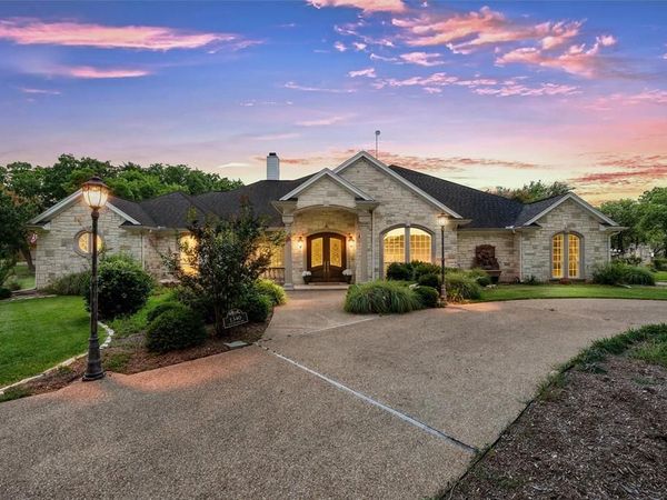 1340 Autumn Oaks Circle , China Spring, TX 76633