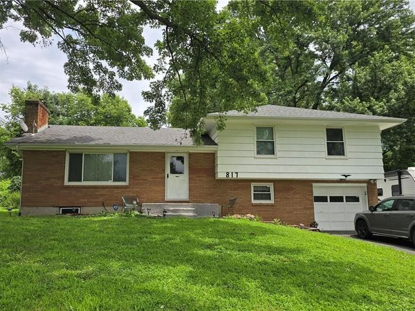817 S Alexander Road, Independence, MO 64056