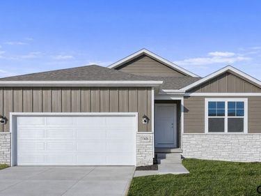 18515 Mary Street, Elkhorn, NE 68022