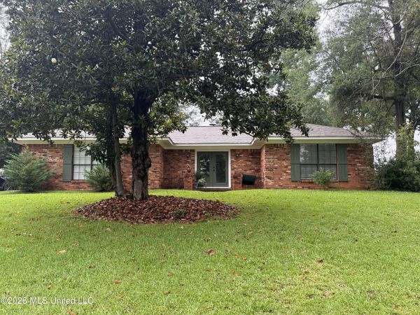 9 Treeway Drive, Brandon, MS 39042
