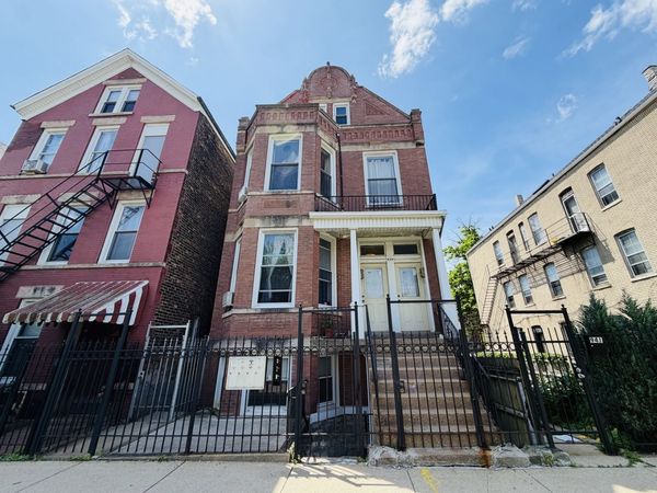939 W 32nd Street , Chicago, IL 60608