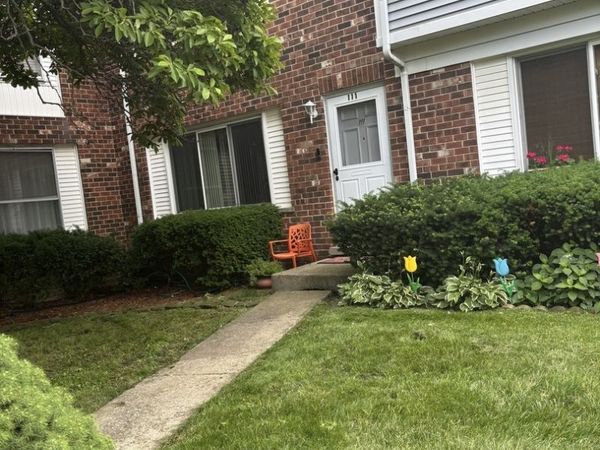 111 Greentree Court , Bolingbrook, IL 60440