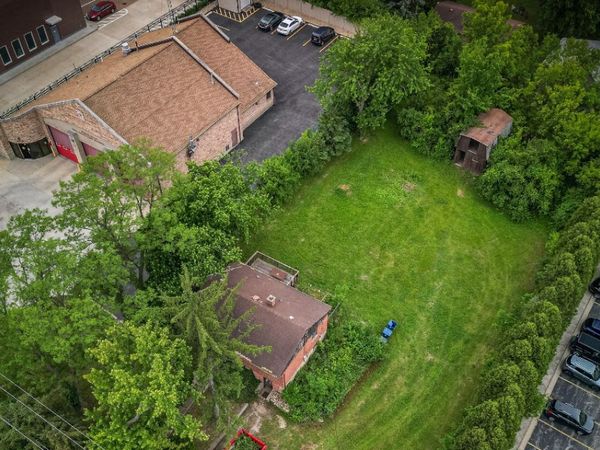 8919 W 95th Street , Palos Hills, IL 60465