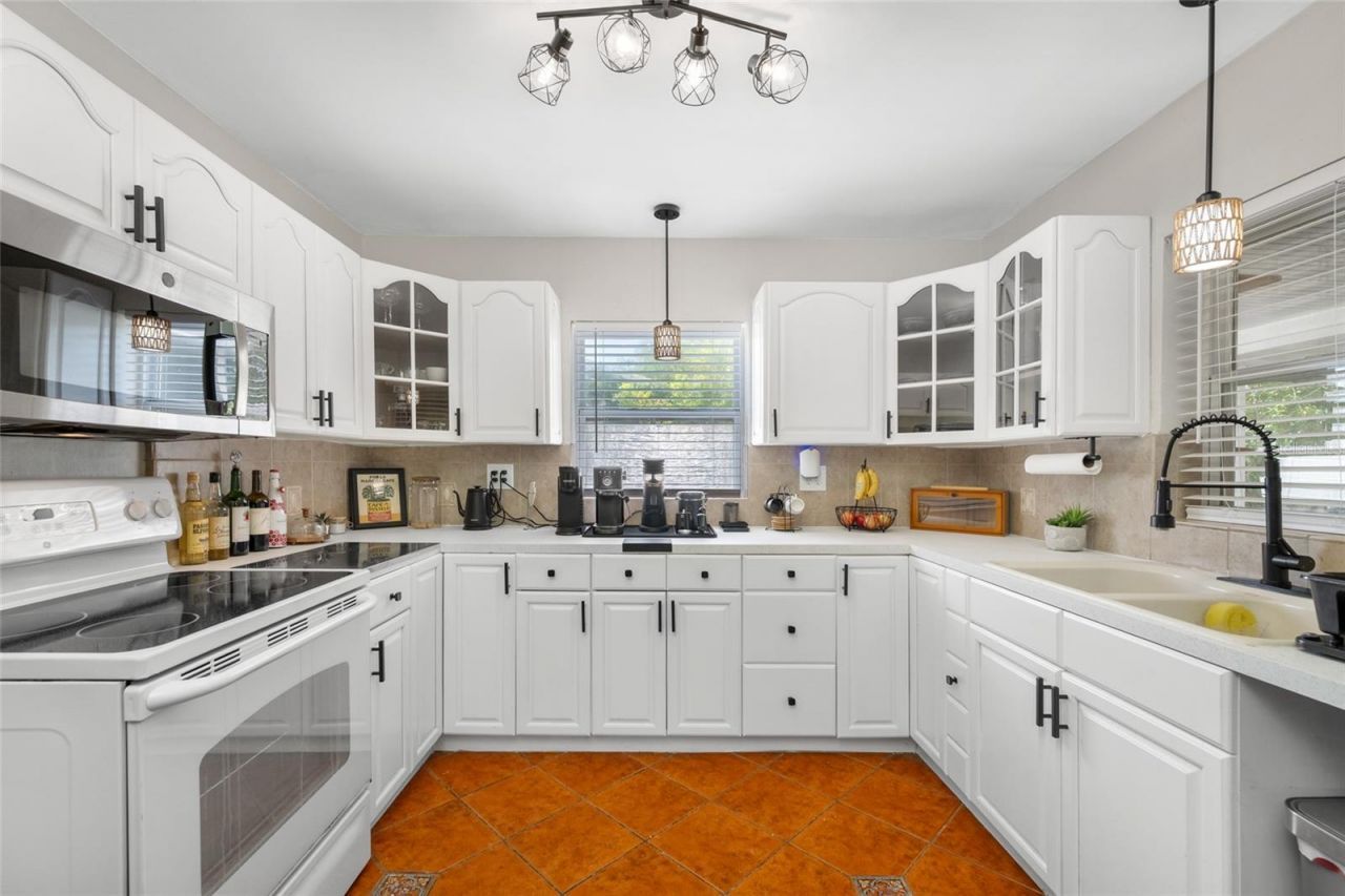 6219 Hampton Drive N, Saint Petersburg, FL 33710 Photo