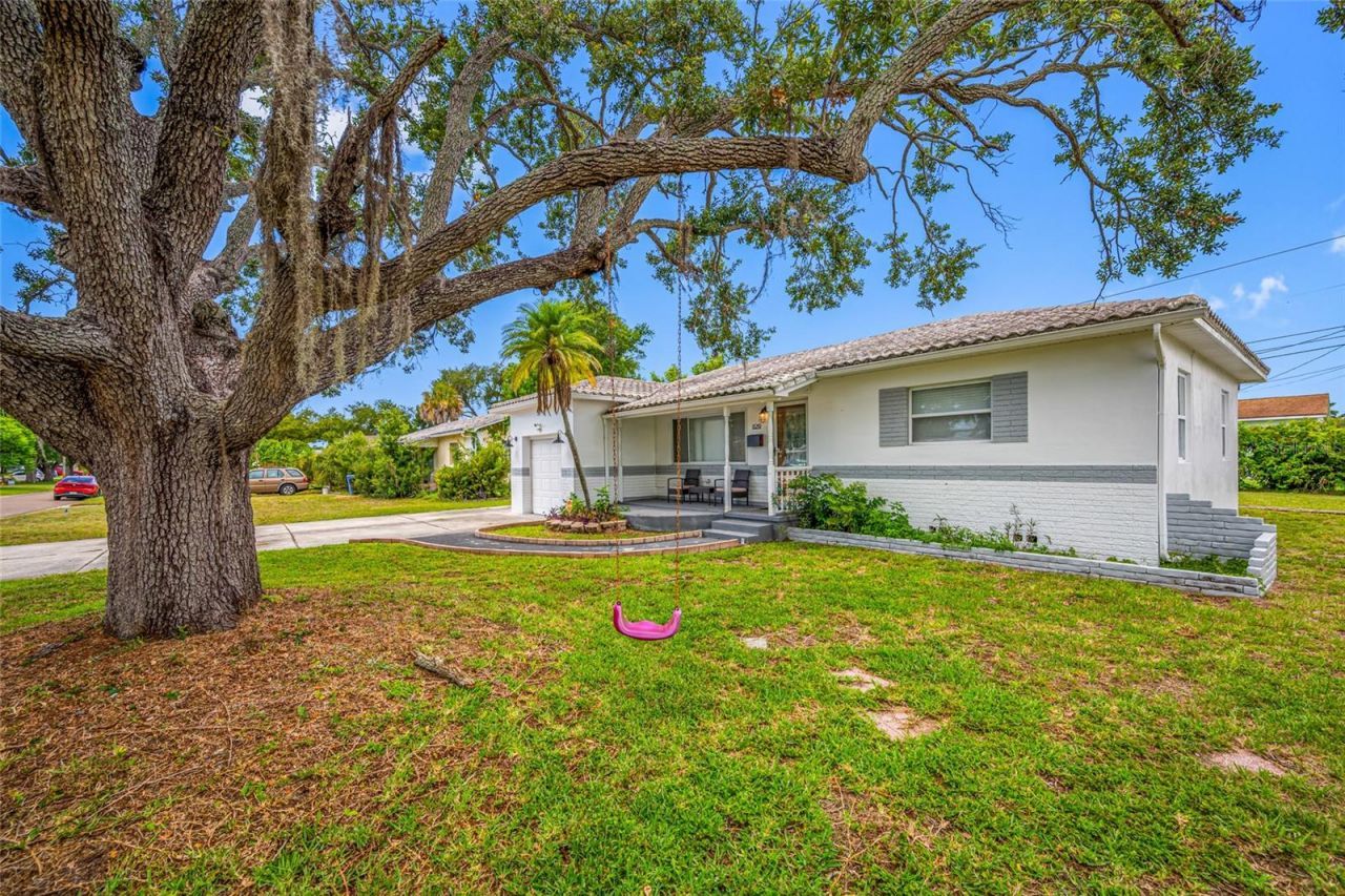 6219 Hampton Drive N, Saint Petersburg, FL 33710 Photo