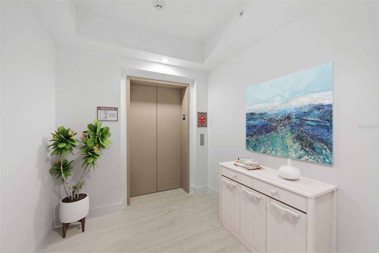 5713 Bowen Daniel, Unit 903, Tampa, FL 33616 Photo