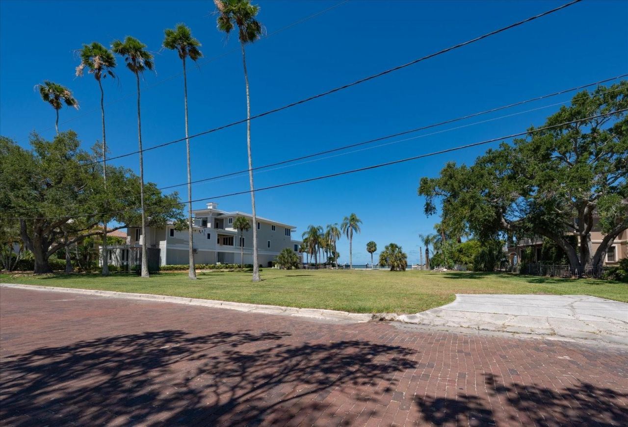 1768 Santa Barbara Drive , Dunedin, FL 34698 Photo