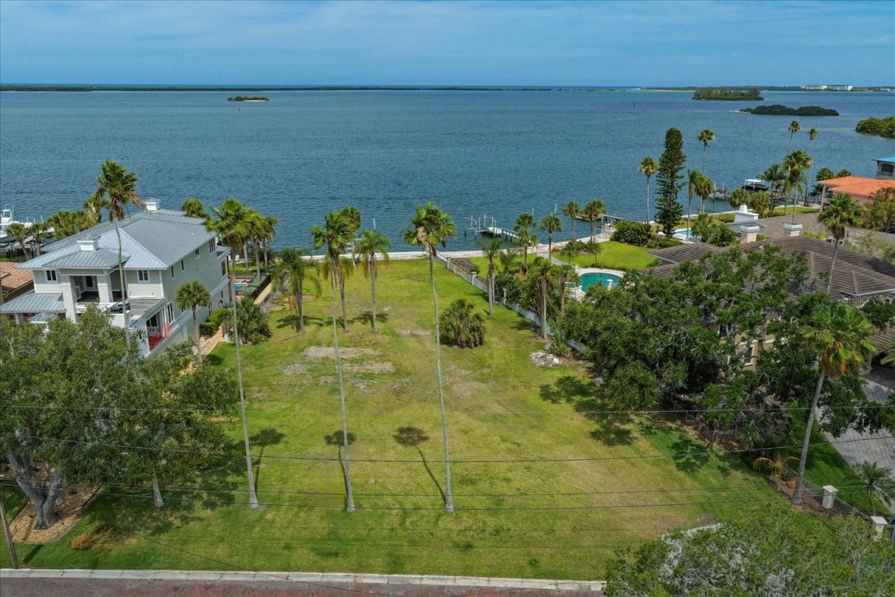 1768 Santa Barbara Drive , Dunedin, FL 34698 Photo