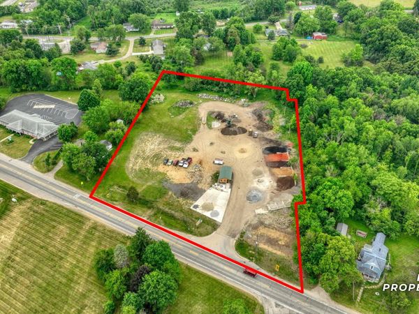 215 Brooklyn Road, Jackson, MI 49201