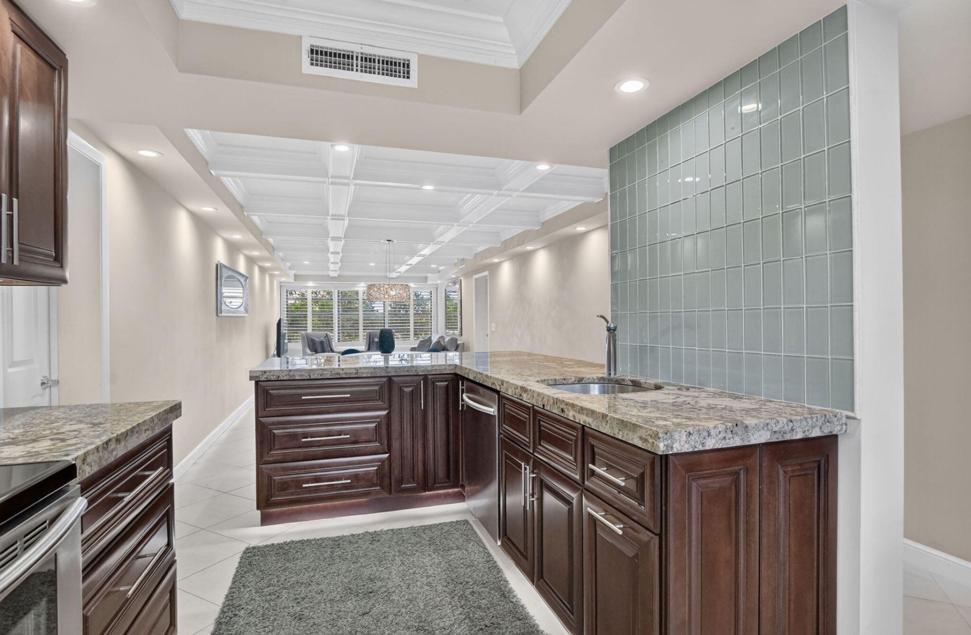 6061 Balboa Circle, Unit 206, Boca Raton, FL 33433 Photo