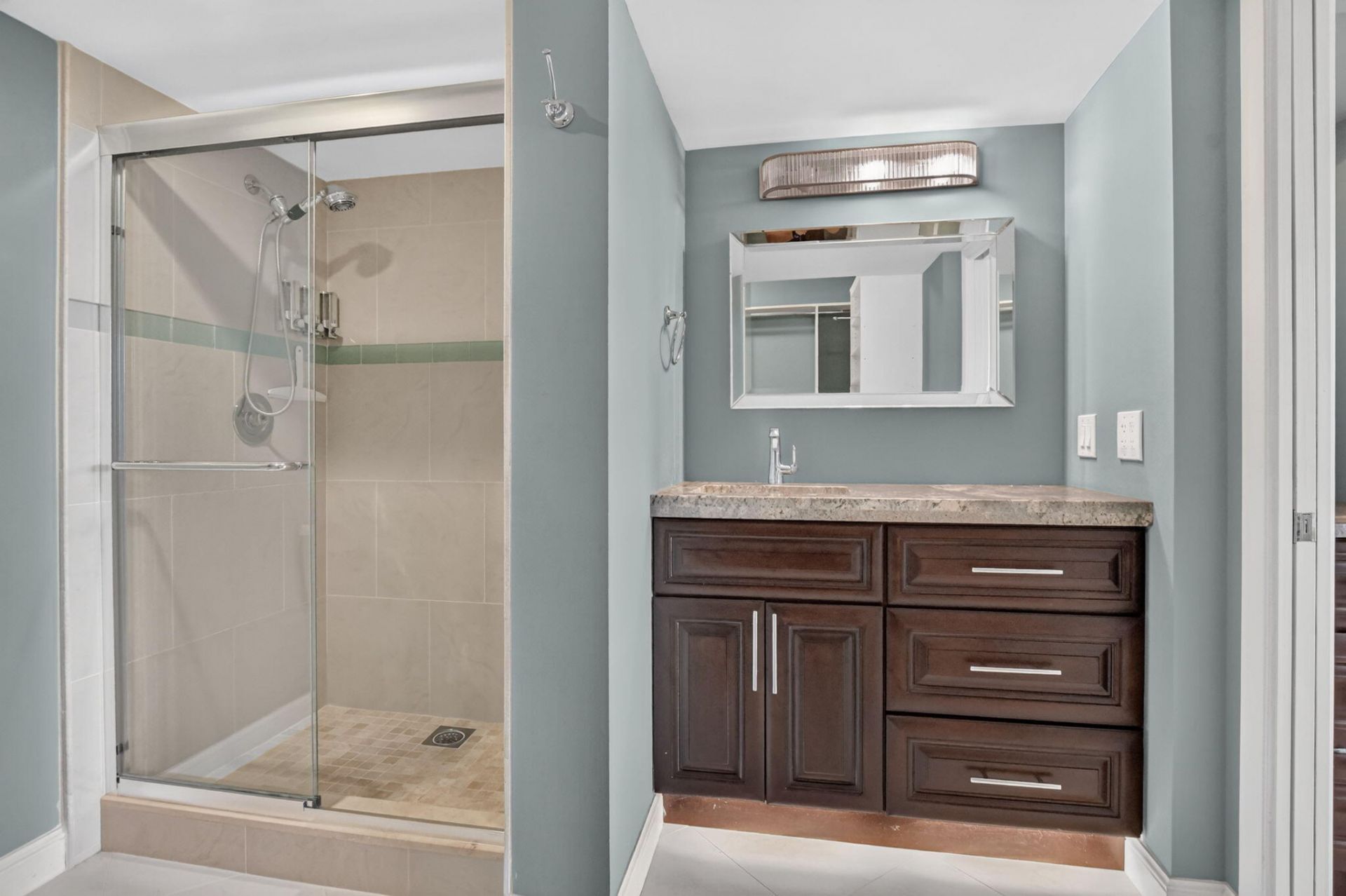 6061 Balboa Circle, Unit 206, Boca Raton, FL 33433 Photo