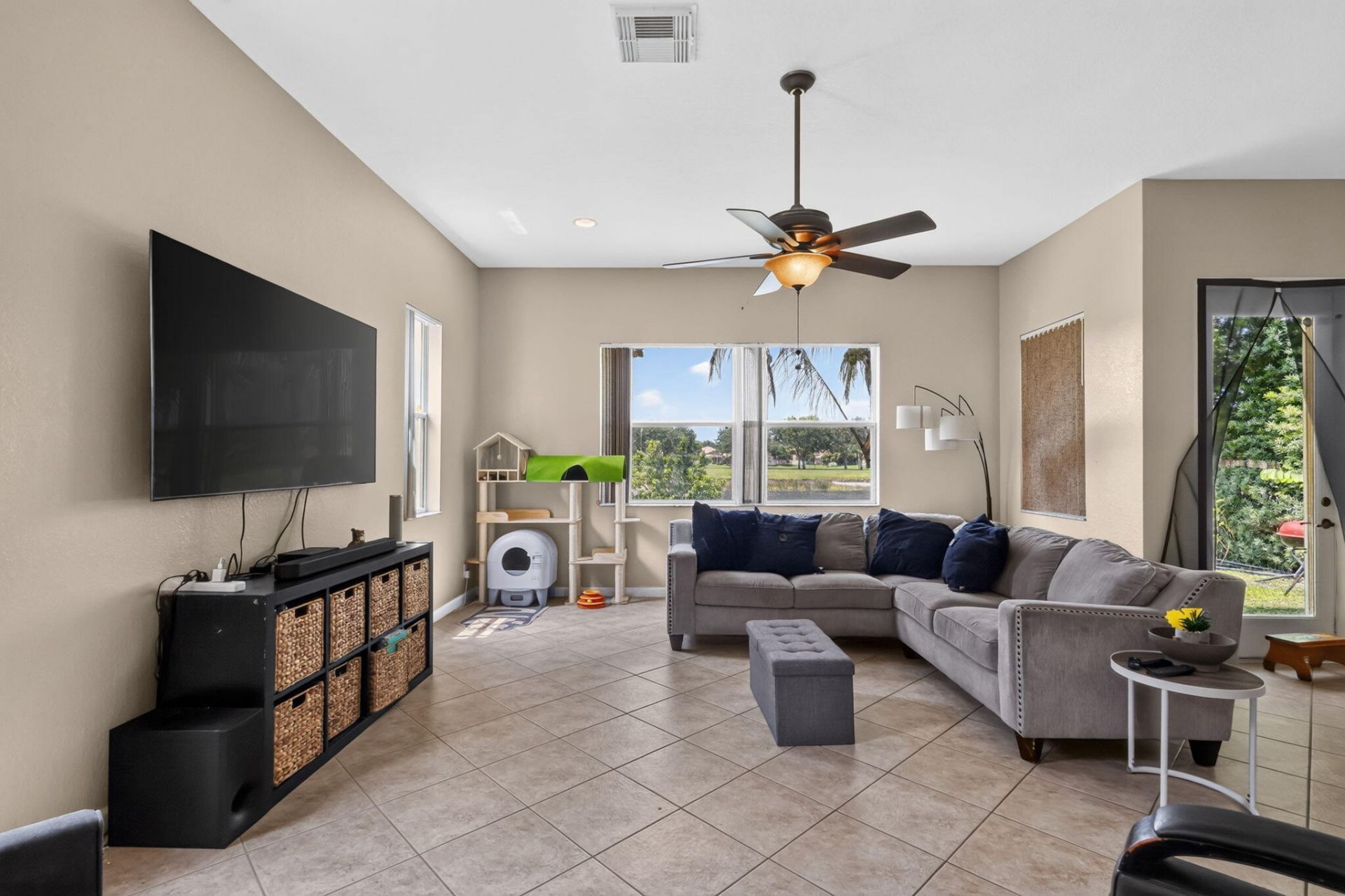 241 Gazetta Way, West Palm Beach, FL 33413 Photo