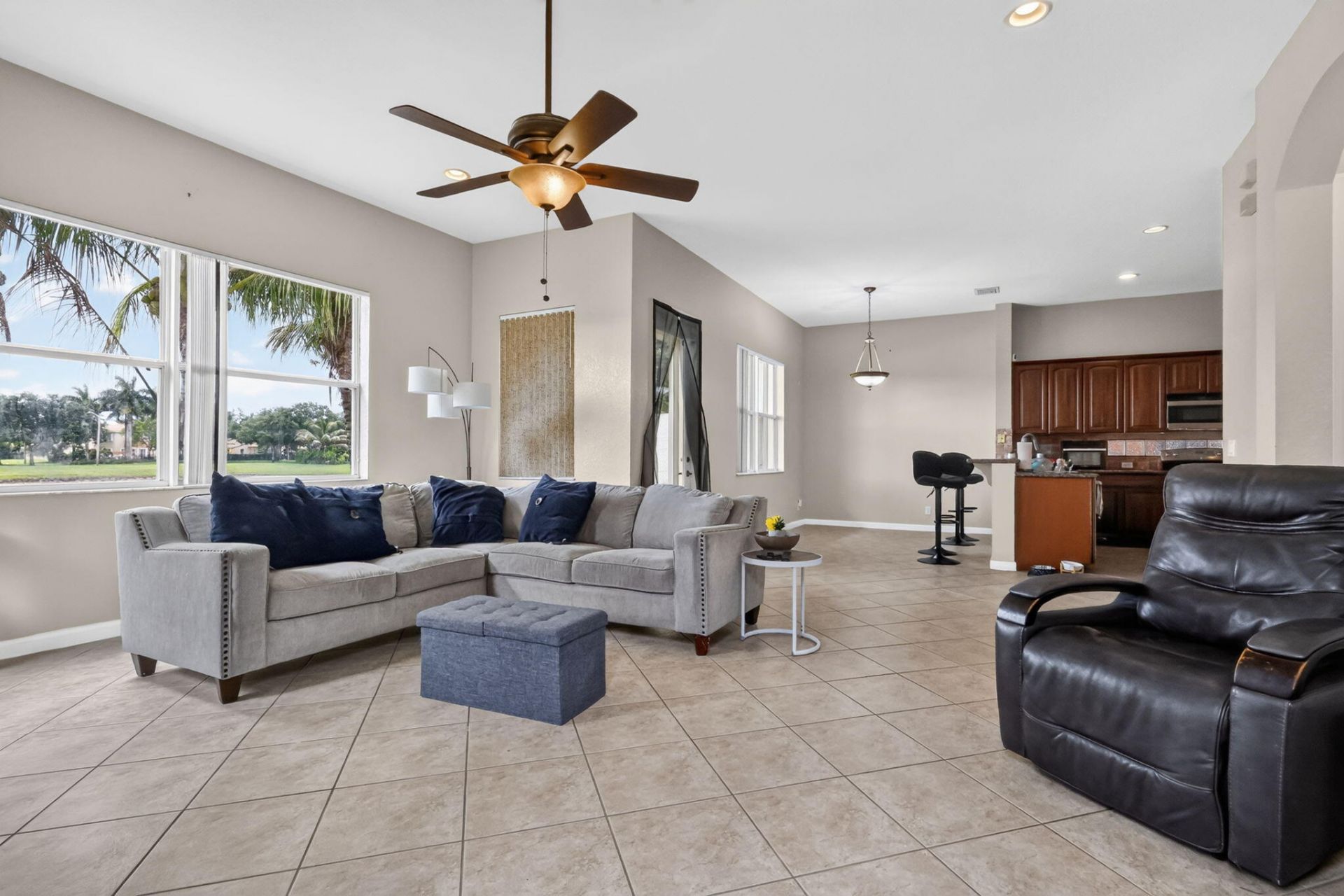 241 Gazetta Way, West Palm Beach, FL 33413 Photo