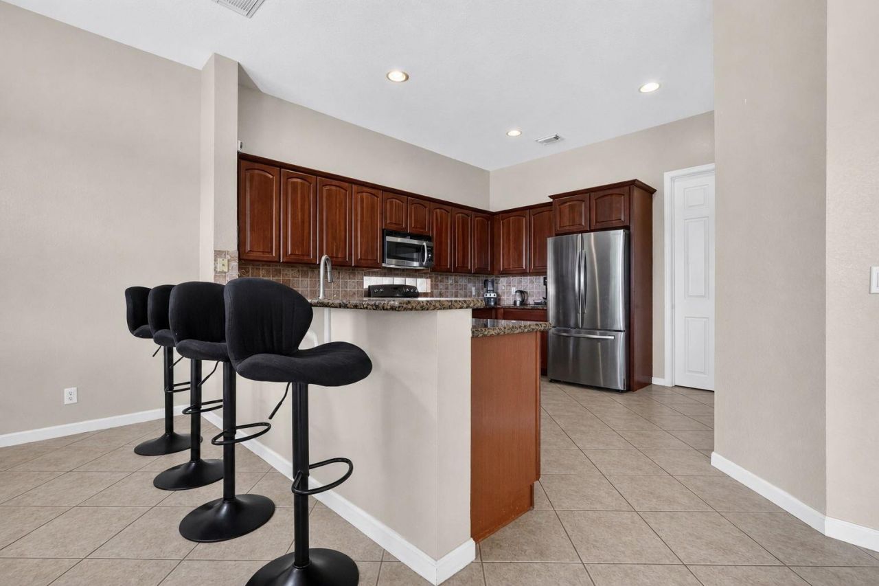 241 Gazetta Way, West Palm Beach, FL 33413 Photo