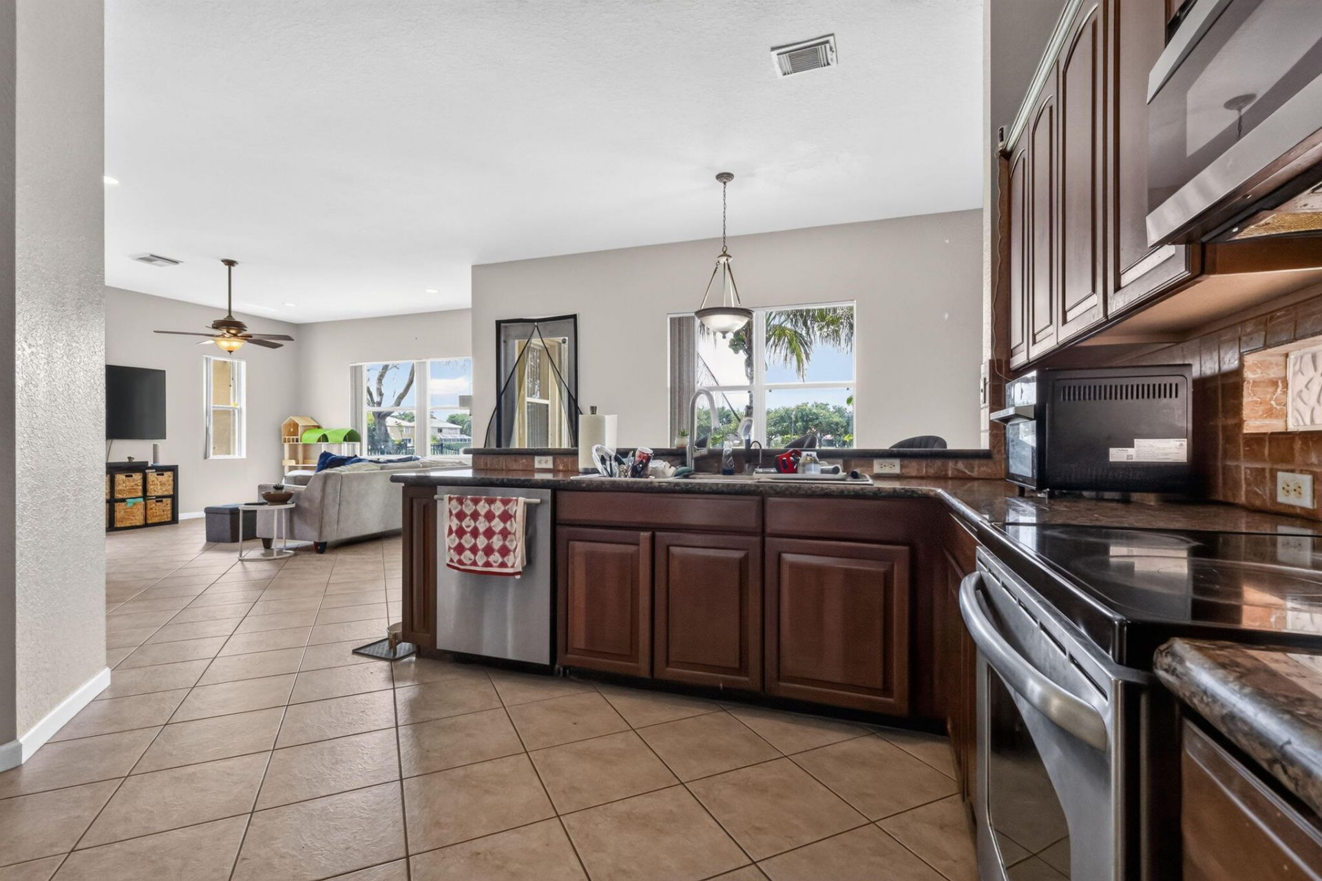241 Gazetta Way, West Palm Beach, FL 33413 Photo