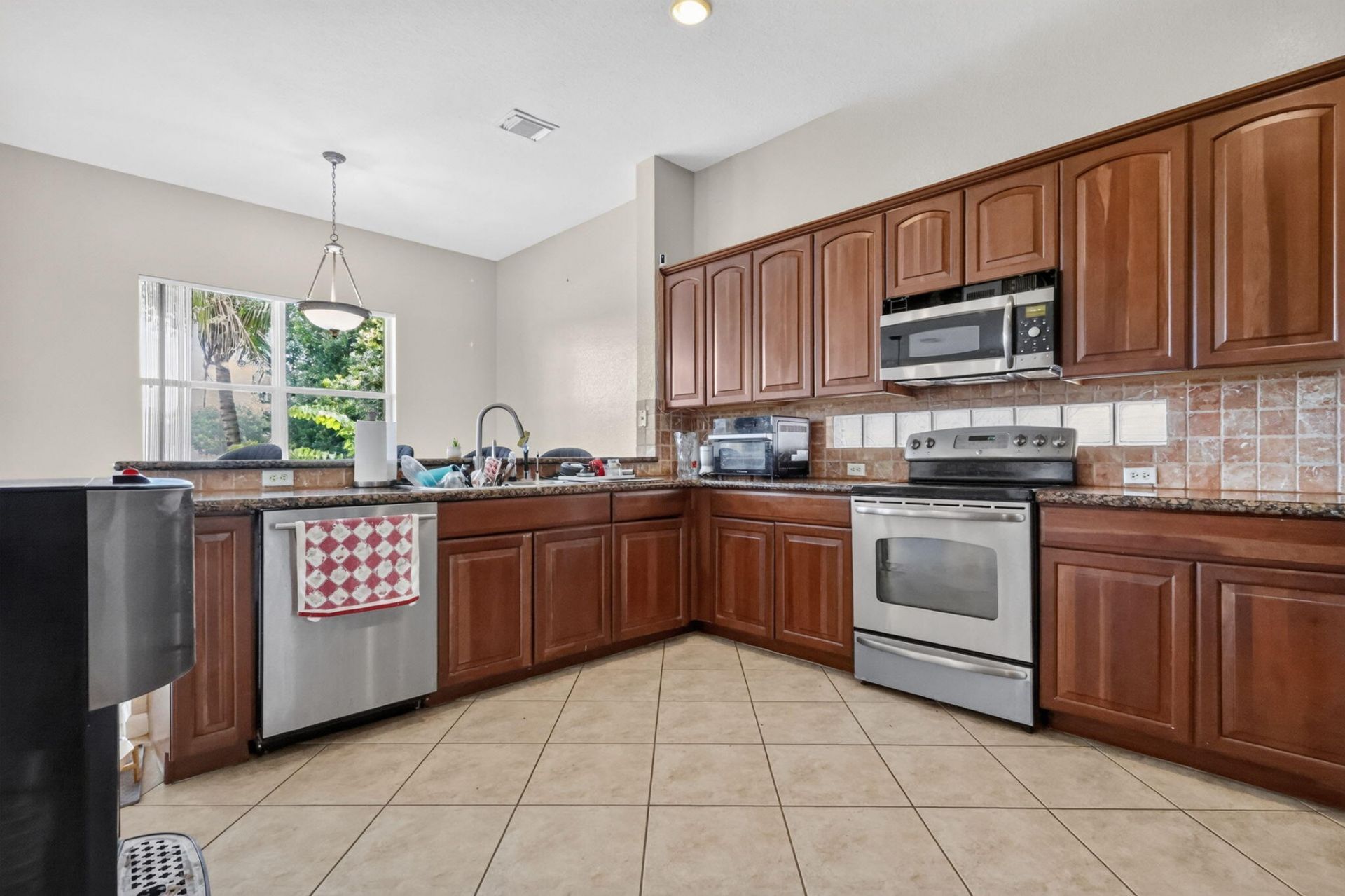 241 Gazetta Way, West Palm Beach, FL 33413 Photo