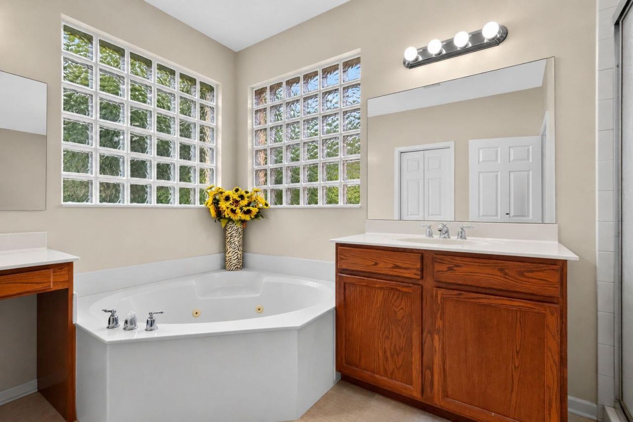 241 Gazetta Way, West Palm Beach, FL 33413 Photo