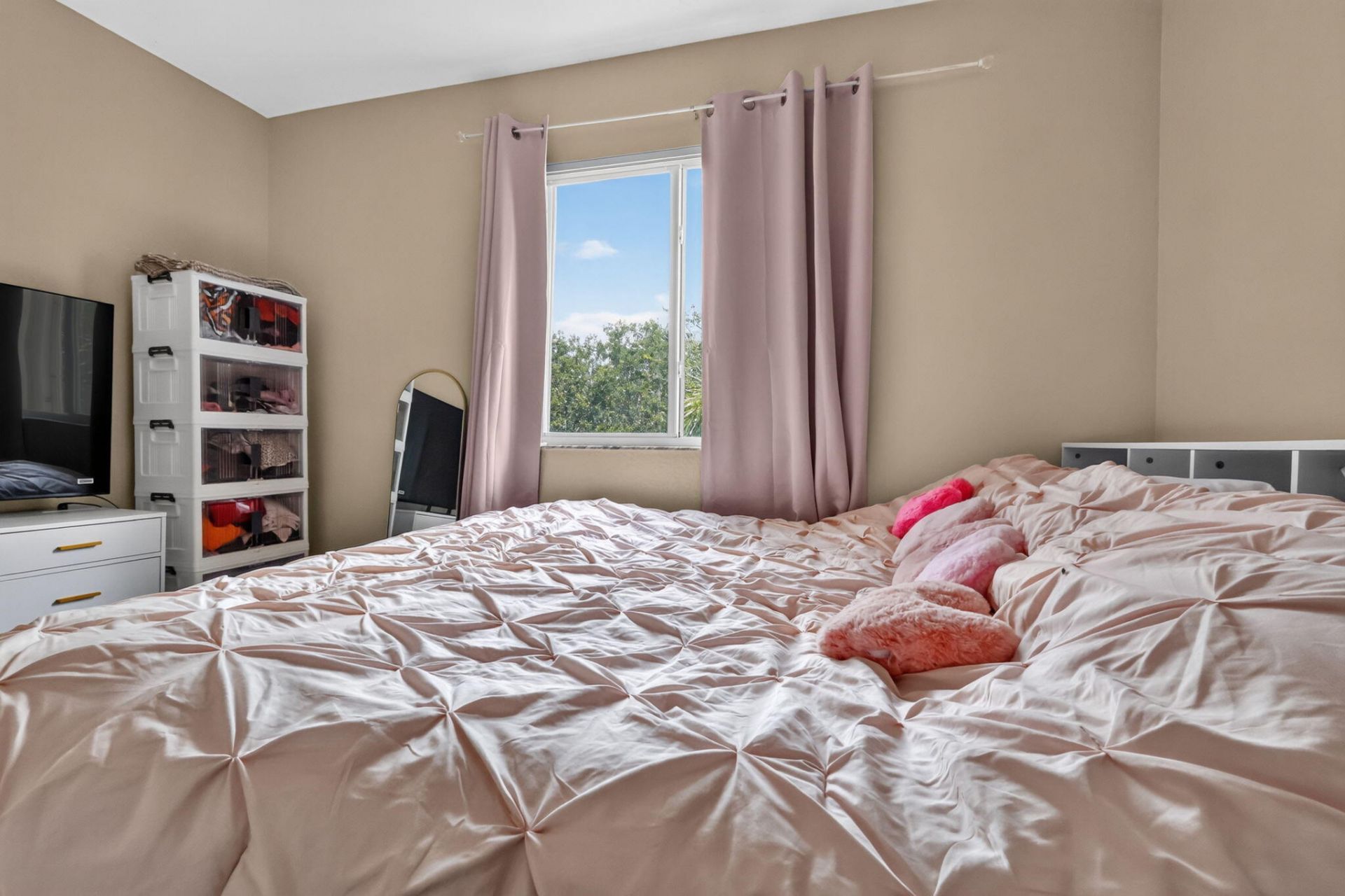 241 Gazetta Way, West Palm Beach, FL 33413 Photo