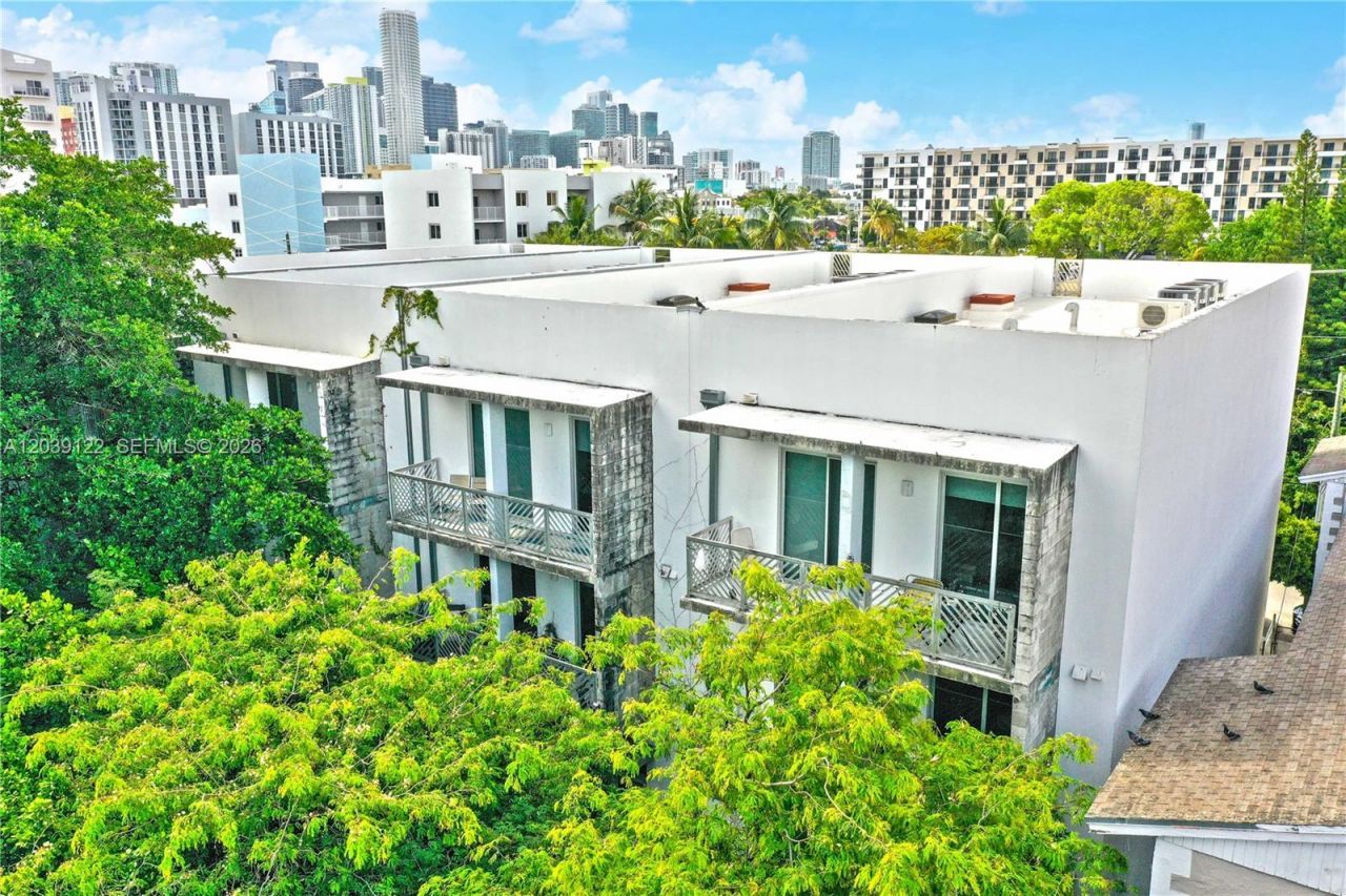 761 NW 1st St , Miami, FL 33128 Photo