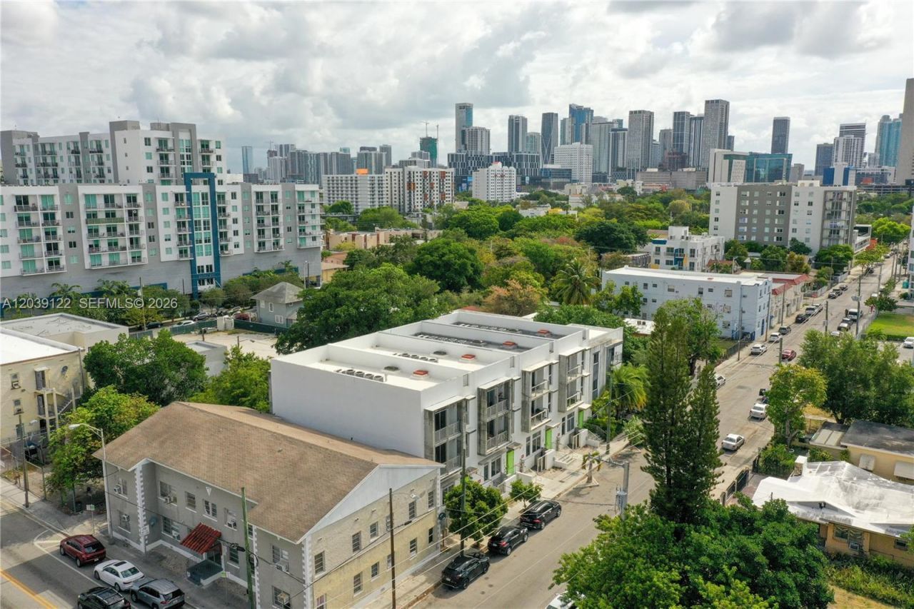 761 NW 1st St , Miami, FL 33128 Photo