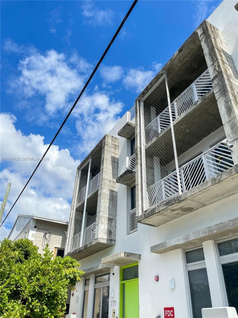 761 NW 1st St , Miami, FL 33128 Photo
