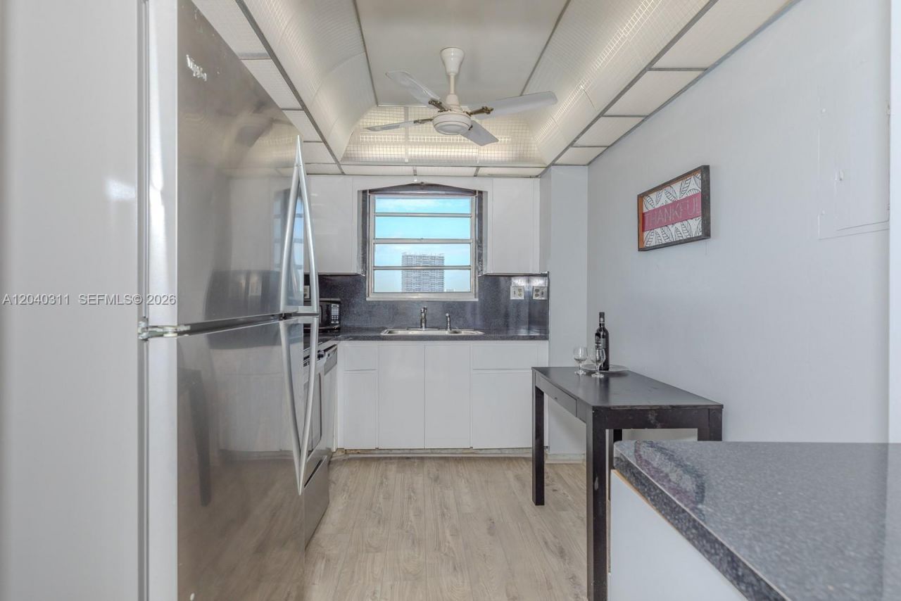 137 Golden Isles Dr , Unit 809, Hallandale Beach, FL 33009 Photo