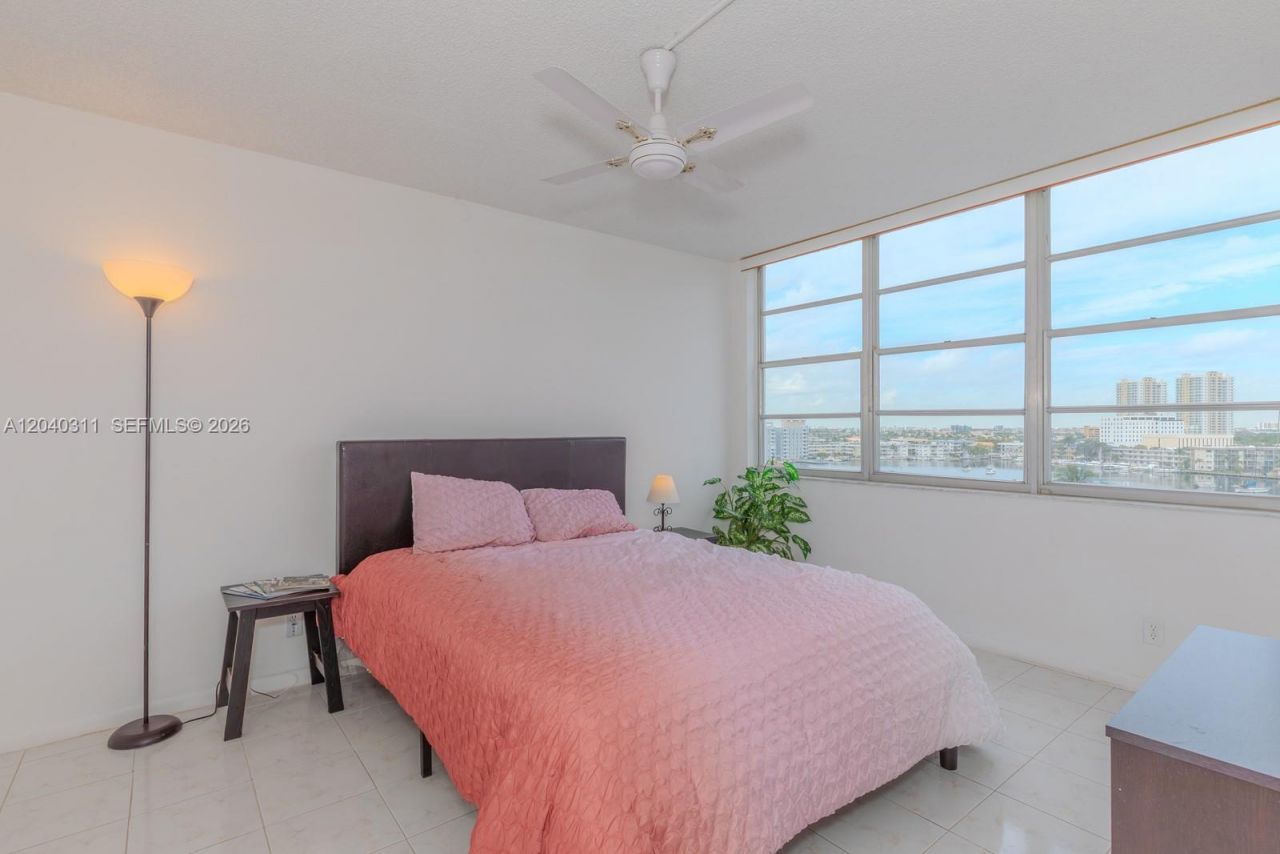 137 Golden Isles Dr , Unit 809, Hallandale Beach, FL 33009 Photo