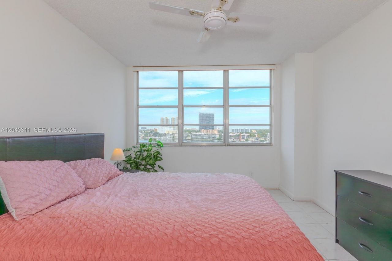 137 Golden Isles Dr , Unit 809, Hallandale Beach, FL 33009 Photo