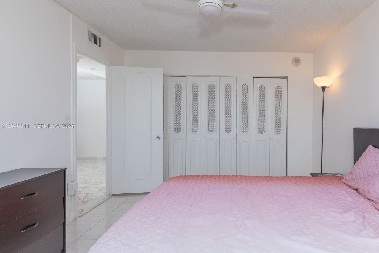 137 Golden Isles Dr , Unit 809, Hallandale Beach, FL 33009 Photo