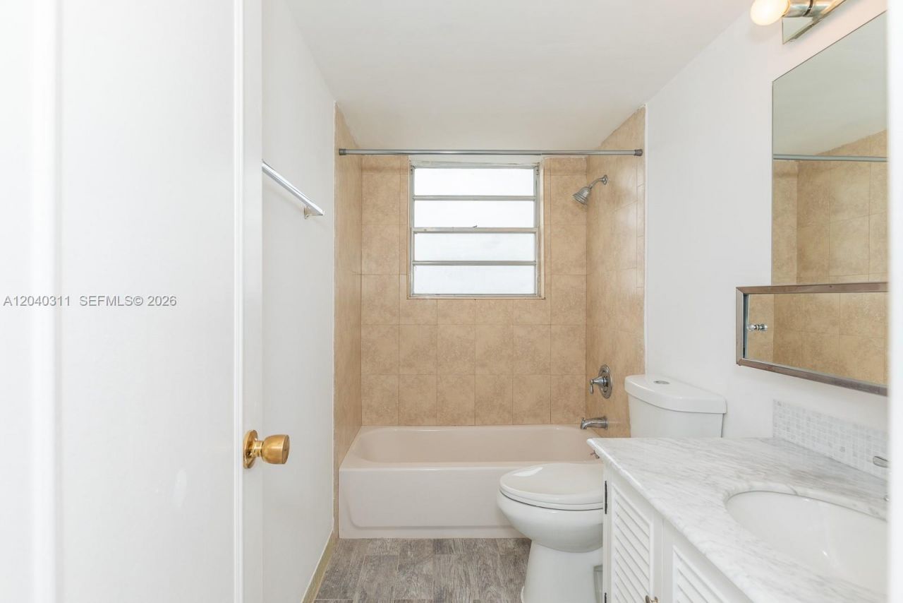 137 Golden Isles Dr , Unit 809, Hallandale Beach, FL 33009 Photo