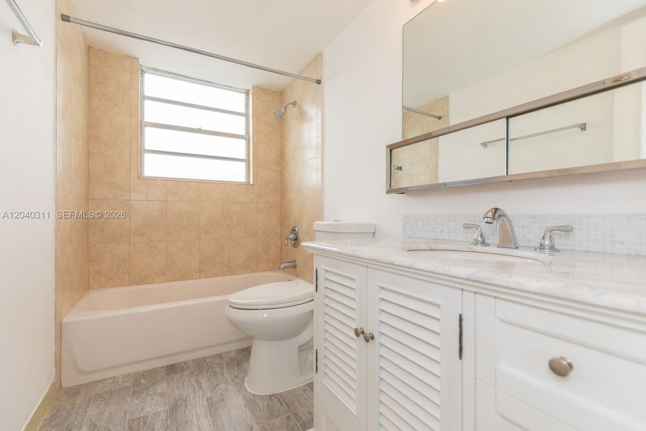 137 Golden Isles Dr , Unit 809, Hallandale Beach, FL 33009 Photo