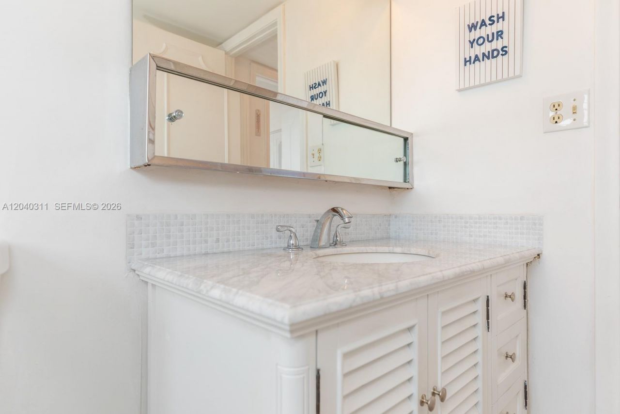 137 Golden Isles Dr , Unit 809, Hallandale Beach, FL 33009 Photo