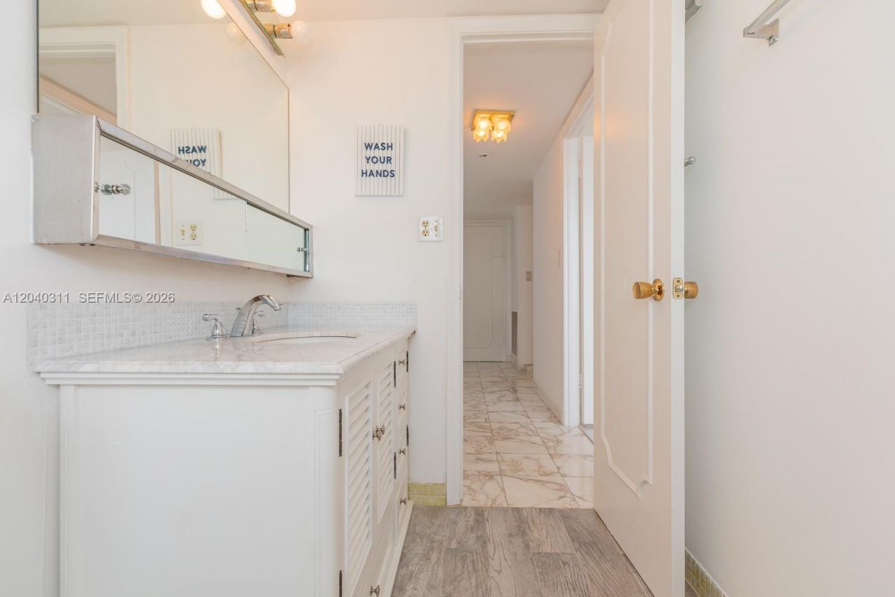 137 Golden Isles Dr , Unit 809, Hallandale Beach, FL 33009 Photo