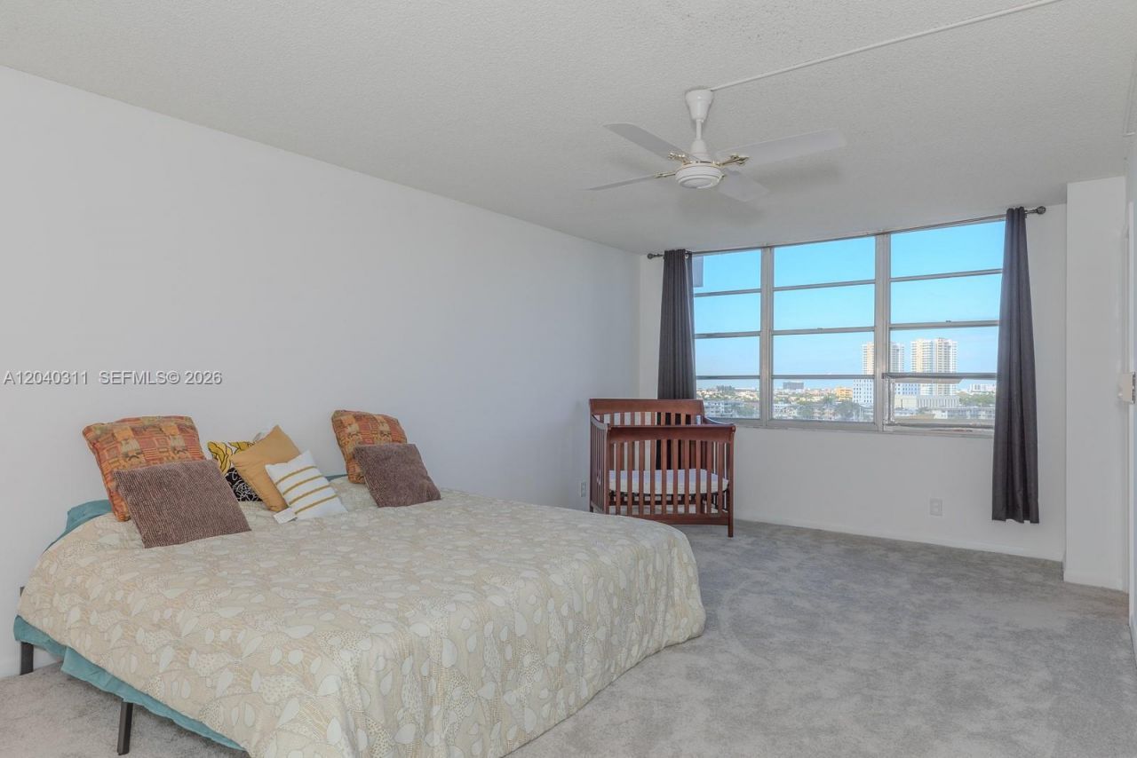 137 Golden Isles Dr , Unit 809, Hallandale Beach, FL 33009 Photo