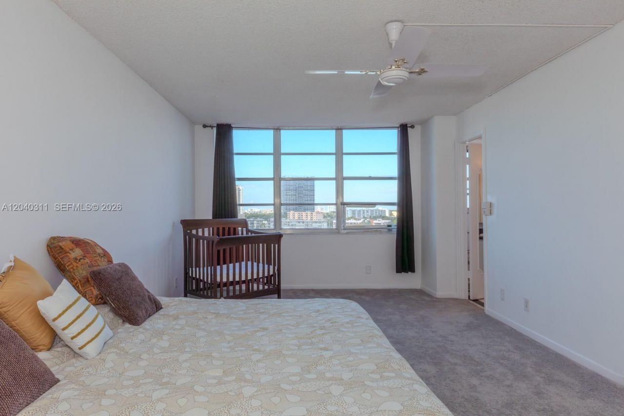 137 Golden Isles Dr , Unit 809, Hallandale Beach, FL 33009 Photo