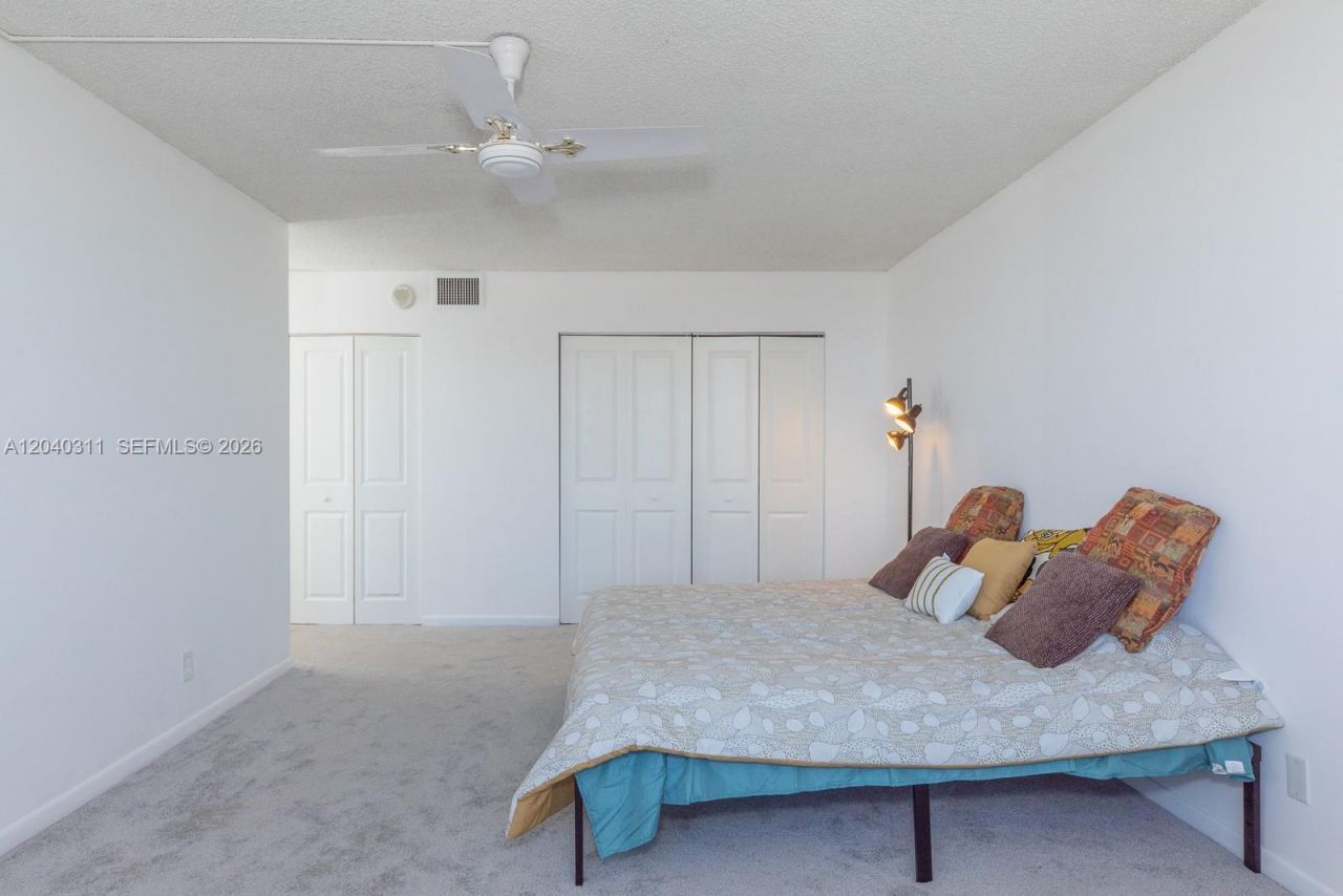 137 Golden Isles Dr , Unit 809, Hallandale Beach, FL 33009 Photo