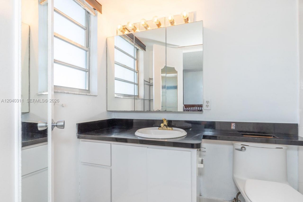 137 Golden Isles Dr , Unit 809, Hallandale Beach, FL 33009 Photo