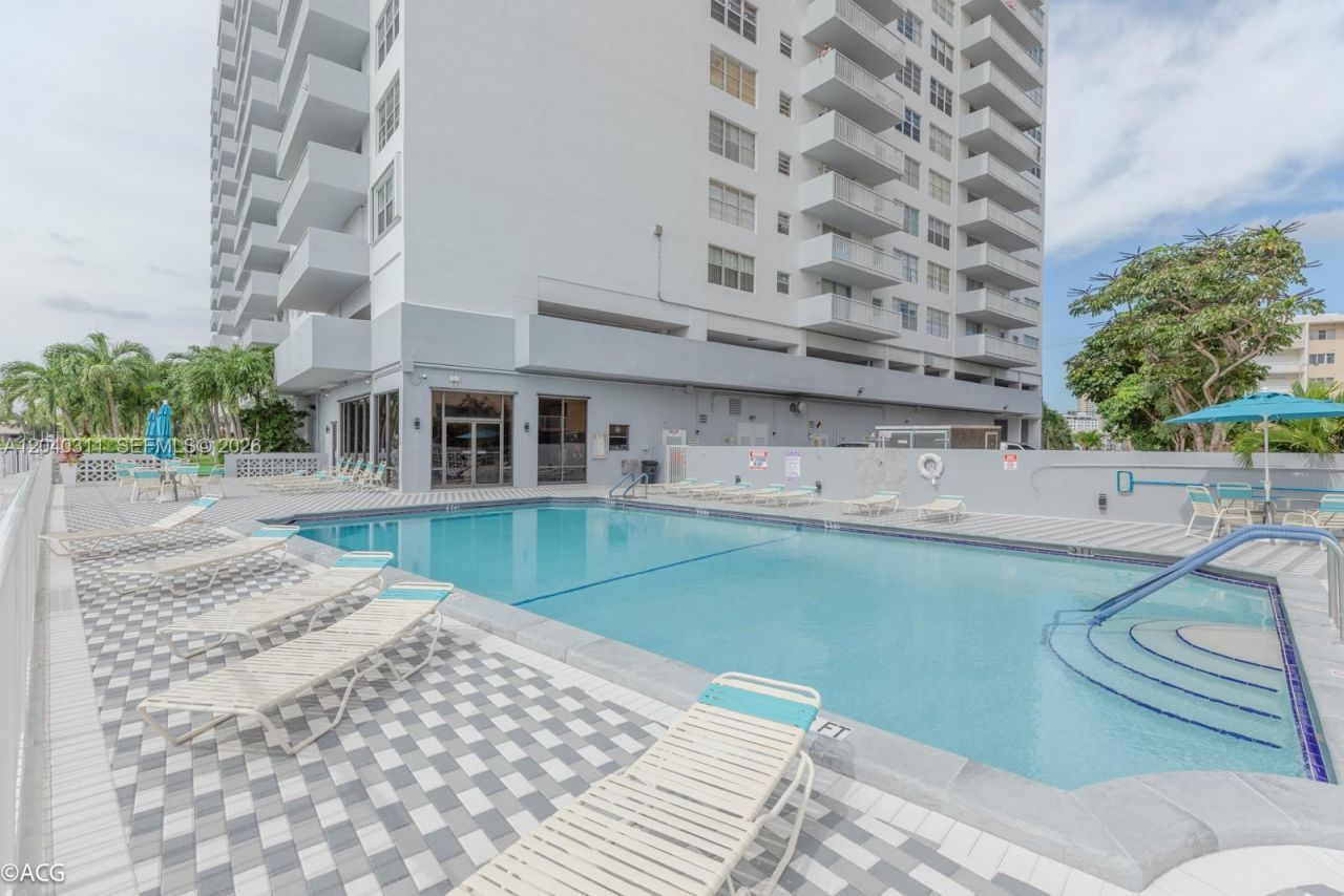 137 Golden Isles Dr , Unit 809, Hallandale Beach, FL 33009 Photo