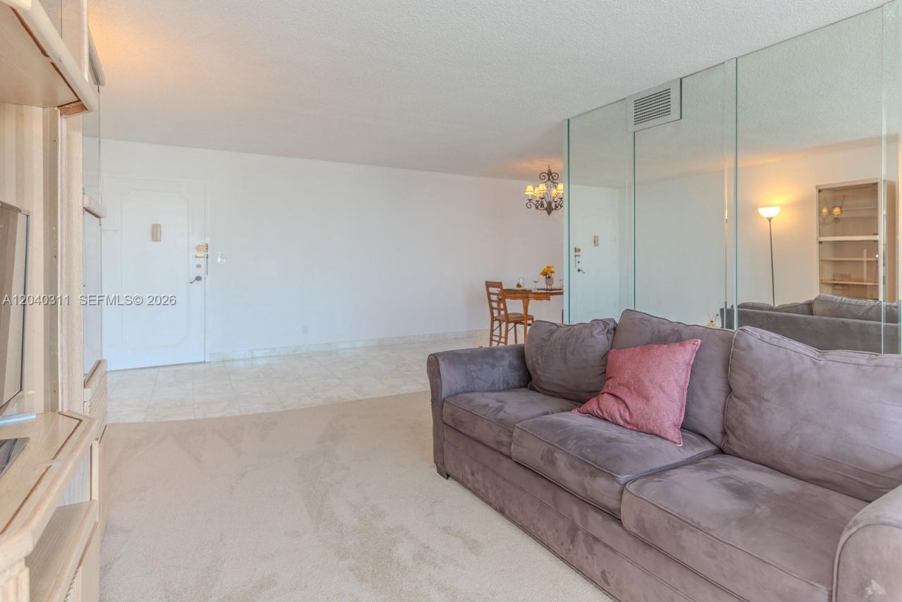 137 Golden Isles Dr , Unit 809, Hallandale Beach, FL 33009 Photo
