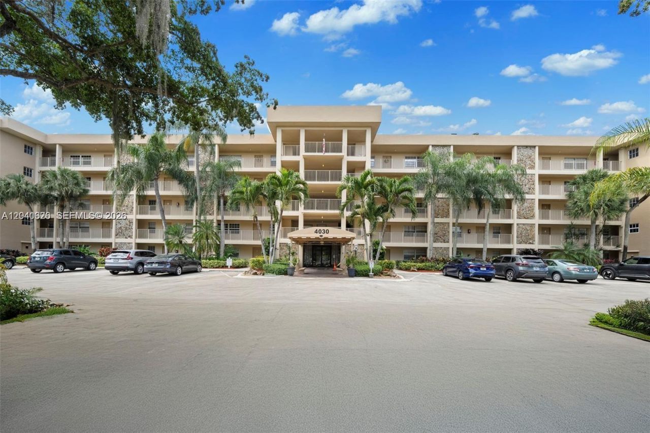 4030 W Palm Aire Dr, Unit 505, Pompano Beach, FL 33069 Photo