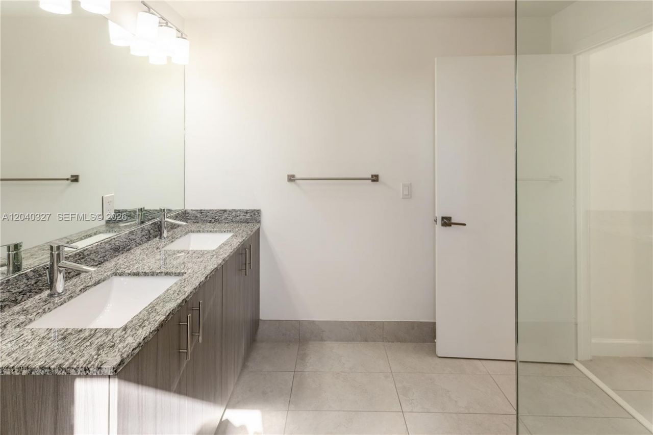 5350 NW 84th Ave, Unit 1001, Doral, FL 33166 Photo