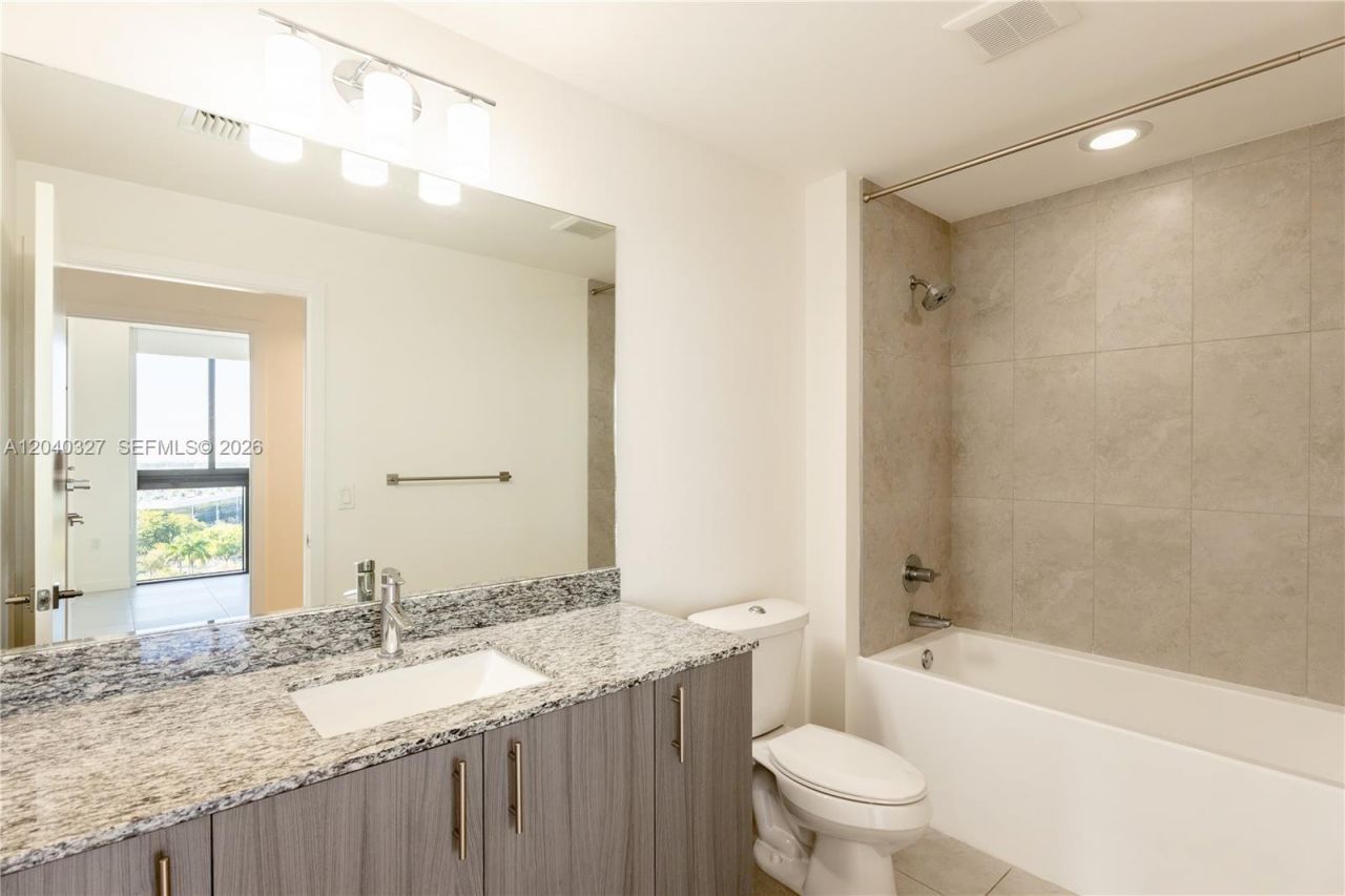 5350 NW 84th Ave, Unit 1001, Doral, FL 33166 Photo